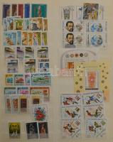 Magyar bélyegek 3 db A4 berakóban, benne sorok, összefüggések (dohos)