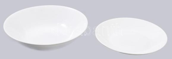 Rosenthal 33 részes fehér porcelán szervírozó készlet. 6 darab mélytányér, 6 darab nagytányér, 6 dar...