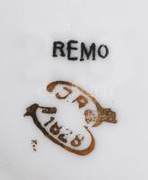 Szeged város címerével ellátott két kis porcelán váza. Kézzel festett, jelzett, hibátlan 10 cm, 9 cm