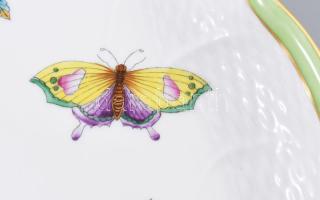 Herendi Viktória mintás gazdagon díszített ovális kínáló, masnis lezárással, jelzett, hibátlan, 42x2...