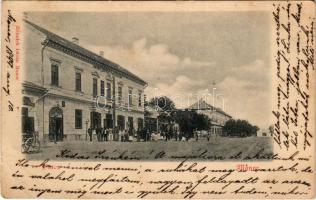 1899 (Vorläufer) Monor, üres piac, üzletek. Herodik István kiadása (Rb)