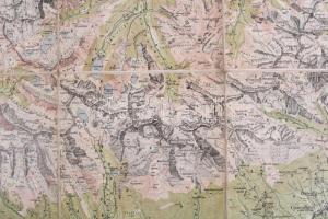 ca 1930 Magas-Tátra térképe, tervezte: Dr. Vigyázó János, 1.50.000, Bp. M. Kir. Állami Térképészet, ...