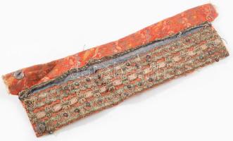 cca 1900, Lakócsa környéke, Dráva menti horvát női főkötő, gazdag hímzéssel és díszítéssel, h: 32 cm