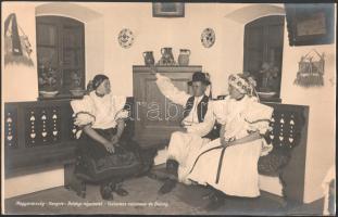 ca 1940 Boldog falu, népviselet nagy méretű turisztikai fotó, eredeti nagyítás, eredeti kézi feliratozással 40x25 cm