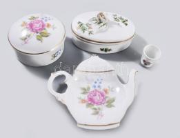 Hollóházi 4 darab dísztárgy, bonbonier, filtertartó, gyűszű. Jelzett, rózsa fogón kis pattogzással.