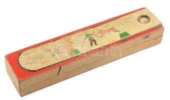 Antik fa gyermek tolltartó, rajta cirkuszi jelenettel, szétnyitható, kopott, h: 24 cm