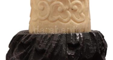 Keleti bölcs Faragott csont keleti szobor, fa talapzaton 26 cm