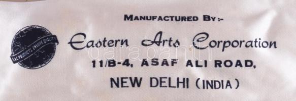 Csont állat figura készlet díszdobozban. Faragott csont elefánt, tehén, teve, stb Eastern arts corpo...