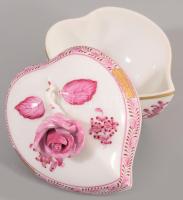 Herendi indiai kosár lila mintás szív alakú bonbonier, jelzett, fogón minimális pattogzással, 7,5x7 cm