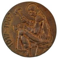 DN "1917-1967" munkást ábrázoló egyoldalas, öntött bronz emlékérem, feltehetőleg a "nagy októberi szocialista forradalom" 50. évfordulója alkalmából (78mm) T:AU