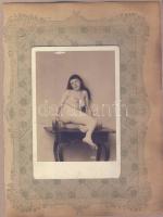 cca 1900 Erotikus keményhátú fotó albumlapon / Erotic vintage photo 11x17 cm