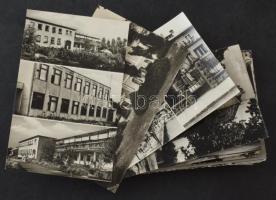 60 db MODERN fekete-fehér magyar város képeslap (főleg Képzőművészeti Alap) / 60 MODERN black and white Hungarian town-view postcards
