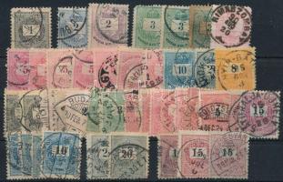 1871-1919 Vegyes magyar tétel, közte krajcáros bélyegek, Hírlap, Sürgős, Postatakarék, összefüggések stb. 5 db stecklapon (kb 100 db bélyeg)