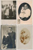 30 db RÉGI családi fotós képeslap vegyes minőségben / 30 pre-1945 family photo postcards in mixed quality