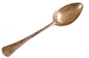 2 darab ezüst (Ag) teás kanál, jelzett, h: 14 cm, nettó 35g