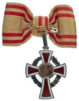 1914. "A Vörös Kereszt II. Osztályú Díszjelvénye hadidíszítménnyel" jelzett, zománcozott A...