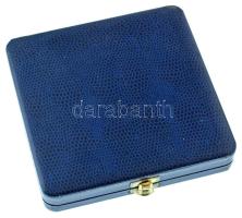 Palotás József (1947-) 1992. "Szent Pantaleon" egyoldalas bronz érdemérem díszdobozban, há...