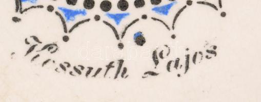 Nowotny Altrohlau manufaktúra: Kossuth Lajos falitányér. Cca 19. sz. vége, fajansz, jelzett: masszáb...