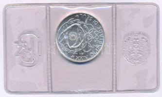 Olaszország 1988R 500L Ag "1988-as nyári olimpia" eredeti lezárt fóliacsomagolásban és műanyag dísztokban, tanúsítvánnyal T:UNC Italy 1988R 500 Lire Ag "Summer Olympics 1988" in original sealed foil packing and in plastic decorative case, with certificate C:UNC Krause KM#125