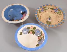 3 db hódmezővásárhelyi kerámia tál, kézzel festett, kopásokkal d: 18-22 cm