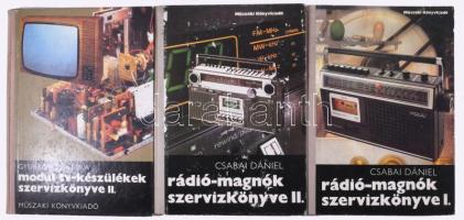 3 db műszaki (rádió, TV) témájú könyv: Csabai Dániel: Rádió-magnók szervizkönyve I-II.; Gyurkovics Attila: Modul tv-készülékek szervizkönyve II. Bp., 1984-1985, Műszaki Könyvkiadó. Kiadói félvászon-kötés, változó állapotban.