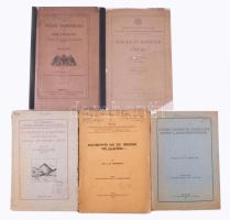 Földtani és helytörténeti kiadványok gyűjteménye: Wolf, Heinrich: Die Stadt Oedenburg und ihre Umgebung.    Eine geologische Skizze, zur Erläuterung der Wasserverhältnisse deiser Stadt. Wien, 1870. K. k. Geolo­gi­sche Reichsanstalt. [4] 15-64 p. térkép nélkül, + Pávai-Vajna Ferenc A forró oldatok és gőzök-gázok szerepe a barlangképződésnél 10p. Dedikált, Treitz Péter: Szeged és Kistelek vidéke. Bp., 1905. Franklin 24p. Dedikált, restaurált +  Szentpétery, S. von: Gesteintypen aus der Umbegung von Lillafüred. Szeged, 1928. 36p + 1 t. + Berwaldszky Edit. Az odvos-konopi gosau rétegek földtani és őslénytani viszonyai. Bp., 1930. 42p + 2 t +  Benda László: A Vashegy csoport geológiája. Szombathely, 1929. 62p.