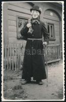 Zsidó gúnymaszkos férfi fotója, fotólap, jelzés nélkül, 13x8 cm