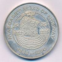 Nagy-Britannia 1989. "Margaret Maid of Norway - 1283-1290 / Queens of the British Isles (I. Margit skót királynő (a norvég hajadon) - 1283-1290 / A Brit-szigetek királynői)" kétoldalas, peremen jelzett Ag emlékérem (44,55g/0.925/40mm) T:XF United Kingdom "Margaret Maid of Norway - 1283-1290 / Queens of the British Isles" two-sided, Ag commemorative medallion, hallmarked on the edge (44,55g/0.925/40mm) C:XF