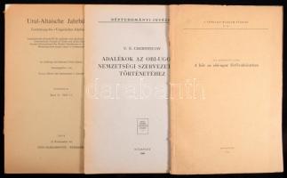 Kodolányi János, ifj.: A bőr az obi-ugor férfiruházatban. Bp., 1966. ; V.N. Csernyecov: Adalékok az obi ugorok nemzetiségi szerveztének történetéhez, Décsy Gyula: Ural-Altajische Jahrbücher. 1970.