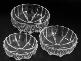 Háromrészes ólomkristály kínáló garnitúra, jelzés nélkül, hibátlan, d: 15-20 cm