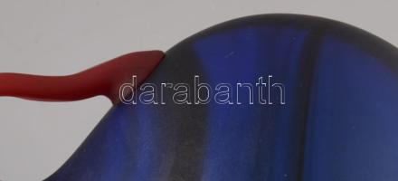 Kézzel készült anyagában színezett savmaratott felületű kék üvegváza, piros fülekkel, hibátlan, m: 2...