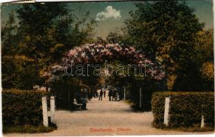 1943 Dombóvár, Séta-tér. Vasúti levelezőlapárusítás 18. sz. - 1918. (EB)