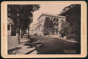 ca 1890 Herkulesfürdő, Erdély. (Baile Herculeane) Ferenc József udvar kabinetfotó. 16x11 cm /