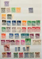 Német tétel, benne kb 1.900 db bélyeg 32 fehér lapos A4-es berakóban