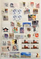 Német tétel, benne kb 1.900 db bélyeg 32 fehér lapos A4-es berakóban