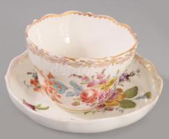 Meissen antik kézzel festett teás csésze, aljjal, jelzett, aranyozáson kopással, kardos jelzés, d: 15 cm