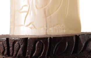 Faragott csont keleti szobor, Keleti Bölcs ábrázolással, fa talapzaton, m: 19 cm