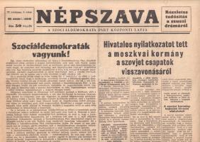 [Folyóirat, 1956.] Kéthly Anna a Szociáldemokrata Párt elnöke. Magyarország felmondja a varsói szerződést. Megszűnt a beszolgáltatási rendszer. Az SZDP lapjaként megjelenő Népszava első lapszáma a forradalom alatt. 77. évfolyam, 1. szám. (1956. november 1.) Budapest, 1956. Athenaeum Nyomda. 4 p. Folio. A nagy múltra visszatekintő baloldali lap, a szakszervezeti munkásság lapja a forradalom első napjaitól kezdve Nagy Imre kormányát támogatta, november 1-jétől pedig az újjáalakult Szociáldemokrata Párt lapjaként jelent meg. Lapszámunk vezércikkét a korábban félreállított és bebörtönzött Kéthly Anna volt országgyűlési képviselő, a magyar szociáldemokrácia vezető alakja írta. A tartalomból: Kéthly Anna: Szociáldemokraták vagyunk! -- Kezdjen a kormány határozott tárgyalásokat a szovjet csapatok kivonásáról -- Magyarország felmondja a varsói szerződést -- Szociáldemokraták részvétele a kormányban -- Kéthly Anna és Révész András a II. Internacionálé ülésére Bécsbe utazik -- Maléter Pál a honvédelmi miniszter első helyettese -- Amerikai és svéd kommunisták a magyar forradalomról -- Őszinte képek a forradalom tüzében izzó Budapestről. Jó állapotú lapszám, hajtogatva, a hajtás mentén apró szakadásnyomokkal.
