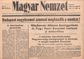 [Folyóirat, 1956.] Mindszenty bíboros hercegprímás és Nagy Imre üzenetet intézett a nemzethez. A szovjet nagykövetség közleménye a magyarországi csapatmozdulatokról. Budapest nagyüzemei megkezdik a munkát. Az Egyesült Államok feltétel nélküli gazdasági segítséget ígér a kelet-európai államoknak. A Magyar Nemzet lapszáma a forradalom napjaiból. XIX. évfolyam, 256. szám. (1956. november 2.) Budapest, 1956. Athenaeum Nyomda. 4 p. Folio. A nagy múltú jobboldali napilap a fordulat évétől a Hazafias Népfront lapjaként jelent meg. A diktatúra éveiben a kormányzat hivatalos híreinek közlésére szorítkozott, 1953-tól Nagy Imre törekvéseit támogatta. A forradalom napjától a Nagy Imre-kormány félhivatalos lapjának számított. Az utcai harcok szünetelése idején megjelent lapszámunk fő híre Magyarország semlegességének kinyilvánítása. A vezércikk a semleges Magyarország Szovjetunióval való kapcsolatainak rendezését sürgeti. Vezető hír a szovjet nyilatkozat a megszálló csapatok légi úton való elszállításának megkezdéséről, továbbá a tényközlés, hogy ennek érdekében Magyarország repülőtereit szovjet páncélos csapatok biztosítják. Mindeközben nemzetközi segélyszállítmányok érkeznek, a központi Városházán Nemzeti Bizottság vezeti az ügyeket, a Független Kisgazdapárt nyugalomra int, az MSZMP pedig bejelenti megalakulását. További hír az Egyesült Államok gazdasági segítségnyújtási ajánlata, belföldön az általános sztrájk vége és az üzemek munkába állása. A tartalomból: A történelem parancsa -- Nagy Imre és a szovjet nagykövet tárgyalása -- Mindszenty két napon belül új szózatot intéz a nemzethez -- XII. Pius pápa táviratban üdvözölte a szabad hercegprímást -- Forradalmi Tanács vezeti a Közgazdasági Egyetemet -- Szabad vallásoktatás az iskolákban -- Életfeltétel a rend és a nyugatom, nyilatkozta Ravasz László püspök -- Újjáéled a Magyar Pen Club -- Éberen őrzi a város rendjét a forradalmi karhatalmi bizottság. Jó állapotú lap, hajtogatva, a hajtás mentén apró szakadásnyomokkal, a nyitóoldalon széljegyzettel.