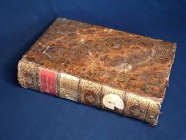 [Steen, Cornelis Cornelissen, van den] Cornelius a Lapide: Commentaria In Quatuor Prophetas Maiores. Auctore R. P. Cornelio Cornelii A Lapide. [Antwerpen] Antverpiae, 1703. Apud Hernicum et Cornelium Verdussen. [38] + 1414 + [90] p. Folio. Példányunkból hiányzik a munka rézmetszetű díszcímlapja. Cornelius a Lapide (1567-1637) flamand jezsuita szerzetes, bibliatudós, exegéta, a Leuveni Egyetem teológiaprofesszora. Tudós munkássága során - Jób könyve és a Zsoltárok kivételével - elkészítette a teljes katolikus Szentírás jezsuita szemléletű bibliamagyarázatát, amely a Biblia szövegét történelmi és teológiai kontextusba helyezi. A nagy próféták könyveiről, Ézsaiás, Jeremiás, Ezékiel és Dániel próféta könyveiről írt szentírás-magyarázatai először 1621-ben jelentek meg, külön-külön kötetekben. Példányunk az 1681-1714 között megjelenő, első teljes jezsuita bibliakommentár-folyam részeként megjelenő gyűjteményes kiadásból való, mely címlapja megjegyzése szerint "Postrema editio aucta et recognita", azaz javított, bővített és végső formába öntött kiadásnak számít. Oldalszámozáson belül belső címlapokkal, Ézsaiás, Jeremiás, Ezékiel és Dániel próféta egész oldalas, rézmetszetű portréival, fametszetű könyvdíszekkel. A belső címlapokon régi gyűjteményi bejegyzés. Egyes oldalakon foxing, alul, szövegtükrön kívüli apró, halvány ázásfolt. Egy levél sarkán apró hiány, öt levél sarkán, nyolc levél szélén apró pótlás, kötetünk utolsó harmadának lapjain szövegtükrön kívüli, apró szúrágásnyom. Poss.: Tolnai kapucinusok könyvtára. Öt bordára fűzött, díszesen aranyozott, enyhén kopott, sérült gerincű korabeli bőrkötésben, vörös festésű lapszélekkel, az aranyozott címfelirat vörös és zöld címkén. A gerincen alul és felül apró szúrágásnyomok, középen egykori katalóguscímke, a kötéstáblákon apró kopások. Dekoratív, szép példány.