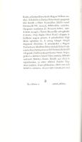 Firdauszí, Abulkászin Manszúr:  Királyok könyve. Sáhnáme. Fordította Devecseri Gábor. (Számozott.) [Budapest], 1979. Európa Könyvkiadó Magyar Helikon Osztálya (Dürer Nyomda, Békéscsaba). 373 + [7] p. + 32 t. (színes) + 1 melléklet. Könyvgyűjtők számára készült, számozott, bibliofil kiadás. Kolofon: "A kötet anyagát a Turner Macan-féle szövegkiadás (Calcutta, 1829) alapján Honti Rezső válogatta és fordította magyar prózára. A prózafordítást Végh Mária egészítette ki. A szöveg hűségét Telegdi Zsigmond ellenőrizte. A miniatúrákat a Magyar Tudományos Akadémia Könyvtárának Keleti Gyűjteményében őrzött perzsa nyelvű Firdauszí-kódexból válogattuk. Felelős szerkesztő Katona Tamás. A tipográfia és a kötésterv Szántó Tibor munkája. Műszaki szerkesztő Murányi Zsuzsa. Készült Zanders Top-ofszet papíron, 18.400 példányban, ebből 2.000 nyl-kötésben, számozva. Ez a könyv a 8. számú példány". Firdauszí (934-1027) perzsa költő klasszikus eposza a perzsa irodalom meghatározó műve, első, szemelvényes magyar fordítását Erődi Béla készítette el, 1889-ban, Kolozsváron. Devecseri-fordításunk mindmáig a legbővebb válogatás az eredeti perzsa műből. Aranyozott, illusztrált kiadói nyl-kötésben, színes, illusztrált, enyhén sérült kiadói védőborítóban. Jó példány.