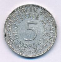 Német Szövetségi Köztársaság 1970G 5M Ag kapszulában, tanúsítvánnyal. T:XF patina Federal Republic of Germany 1970G 5 Mark Ag in capsule, with certificate. C:XF patina Krause KM#112