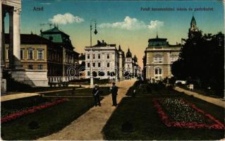 1917 Arad, Felső kereskedelmi iskola és park. Vasúti levelezőlapárusítás 53. sz. 1916. / trade school and park (EK)