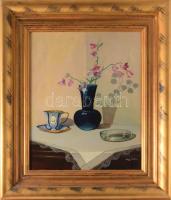 Molnár Z. János (1880-1960): Csendélet. Olaj, karton, jelezve jobbra lent. Dekoratív fakeretben, 50x40 cm