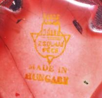 Zsolnay repesztett vörös eozin "ökörvér" mázas váza. Jelzett, kis repedéssel, m: 24 cm