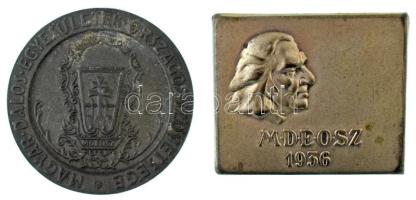 1936. "MDEOSZ (Magyar Dalos Egyesületek Országos Szövetsége) - Liszt Ferenc" egyoldalas fém lemezjelvény (31x36mm) + 1944. "Magyar Dalos Egyesületek Országos Szövetsége (MDEOSZ) / 5 Év A Magyar Dal Szolgálatában" kétoldalas fém medál (36mm) T:XF, patina