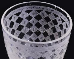 cca 1880-1910 Kosta Boda "Odelberg" talpas pohár. Kézzel csiszolt hutaüveg, jelzés nélkül,...