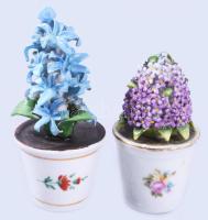 2 db porcelán virágos kaspó, porcelán virággal 10 cm, 12 cm Kézzel festett, jelzett, hibátlan