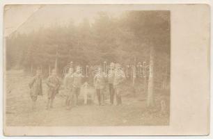 1917 Első világháborús tábori posta a Kárpátokból, Dr Nagy Sándor ezredorvos levelével, osztrák-magyar katonák egy sírhely mellett / WWI Austro-Hungarian K.u.k. military postcard sent from the Carpathians, soldiers by a grave. photo + "Tábori postahivatal 367" "Marodenhaus der Ausbildungsgruppe der K.u.k. 1. Armee" (EB)