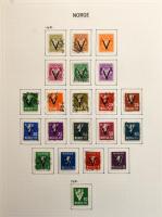 Norvégia főleg bélyegzett gyűjtemény 1856-2002 2 albumban, tokkal